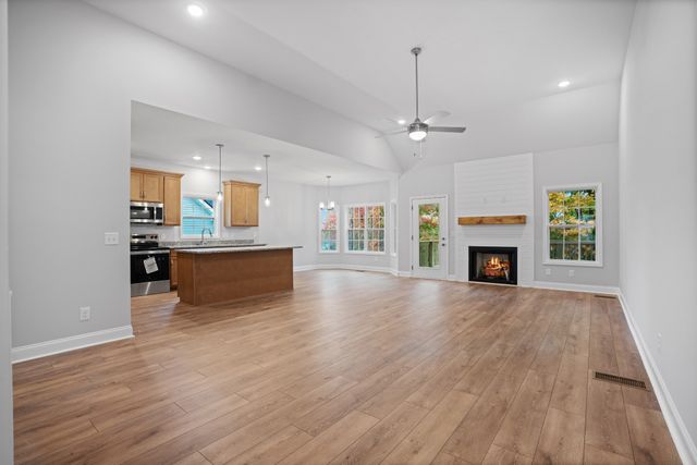 3622 Westlake Dr, Clarksville, TN 37040