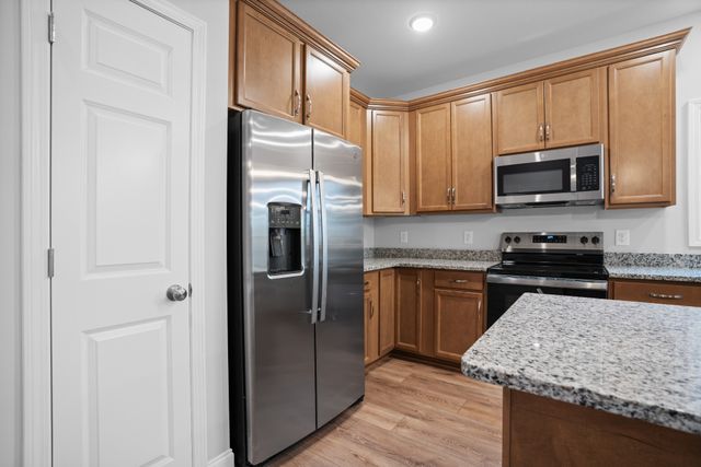 3622 Westlake Dr, Clarksville, TN 37040