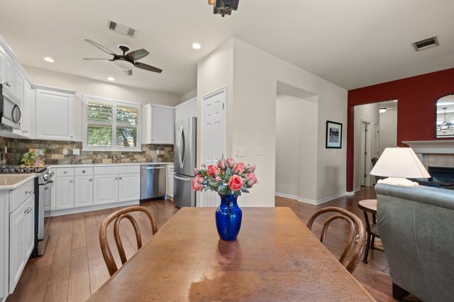 116 Harness LN, Georgetown, TX 78633