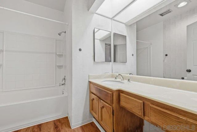 5865 Friars 3212, San Diego, CA 92110