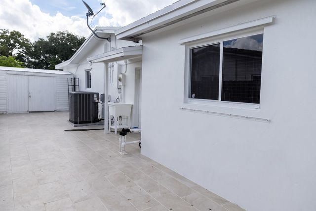 2021 NW 85TH Avenue, Pembroke Pines, FL 33024