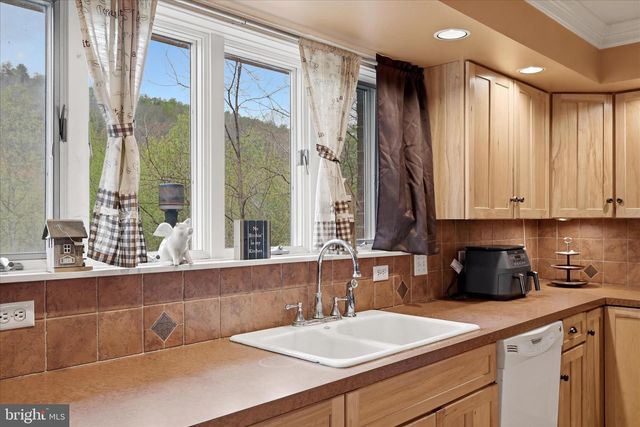783 RITTERS VALLEY DR, Capon Bridge, WV 26711