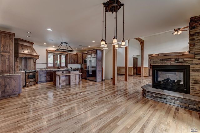 5730 WILDWOOD DR, Rapid City, SD 57702