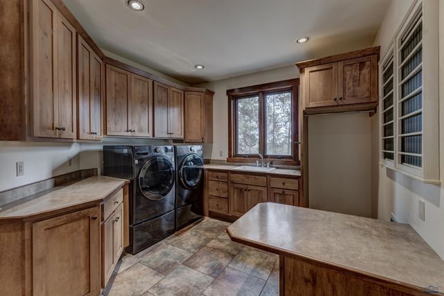 5730 WILDWOOD DR, Rapid City, SD 57702