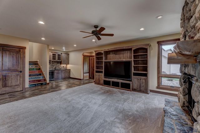 5730 WILDWOOD DR, Rapid City, SD 57702