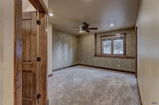 5730 WILDWOOD DR, Rapid City, SD 57702