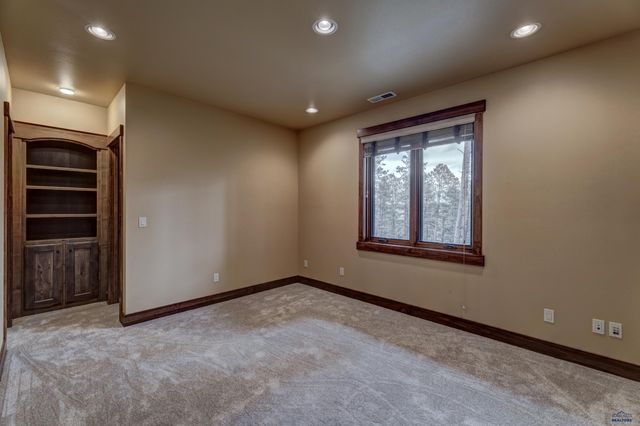 5730 WILDWOOD DR, Rapid City, SD 57702