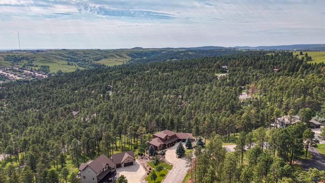 5730 WILDWOOD DR, Rapid City, SD 57702