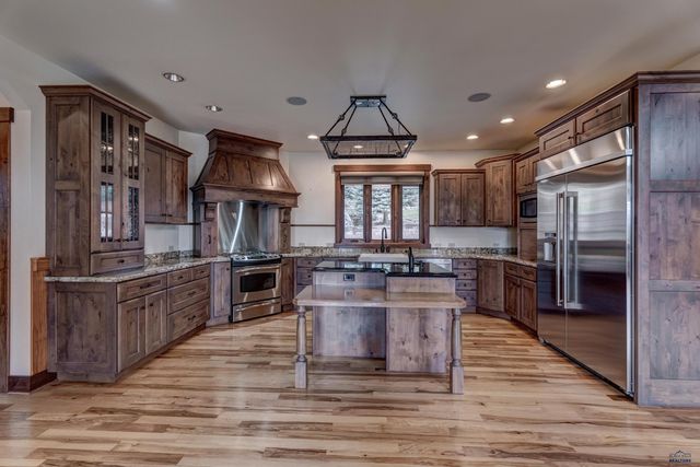 5730 WILDWOOD DR, Rapid City, SD 57702