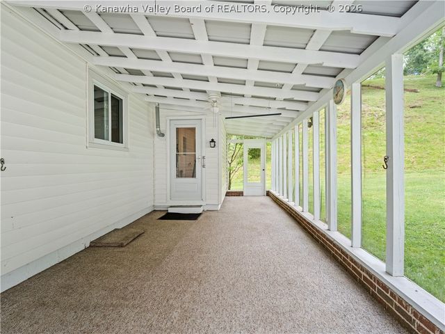 6172 State Rte 34 S, Hurricane, WV 25526