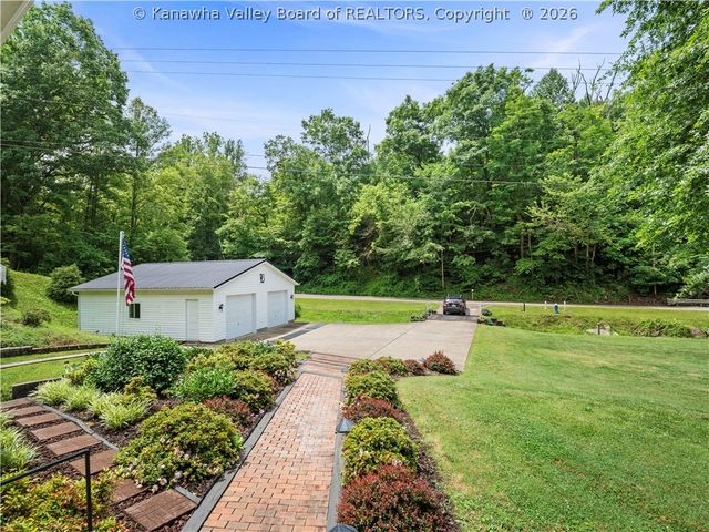 6172 State Rte 34 S, Hurricane, WV 25526