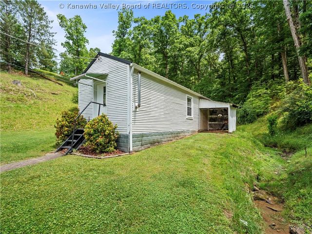 6172 State Rte 34 S, Hurricane, WV 25526