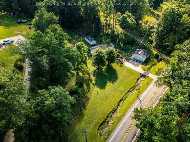 6172 State Rte 34 S, Hurricane, WV 25526