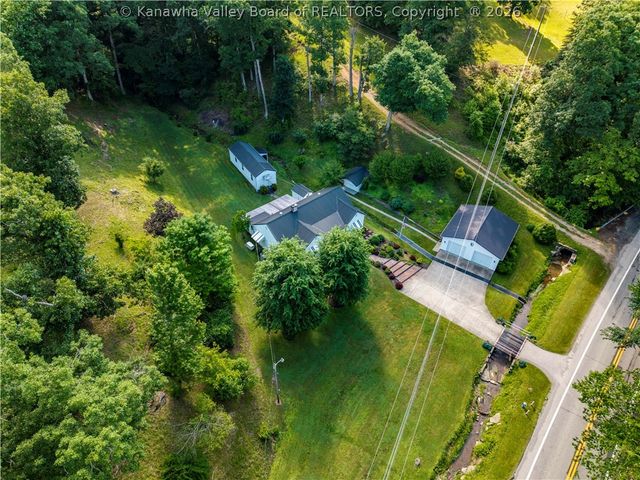 6172 State Rte 34 S, Hurricane, WV 25526