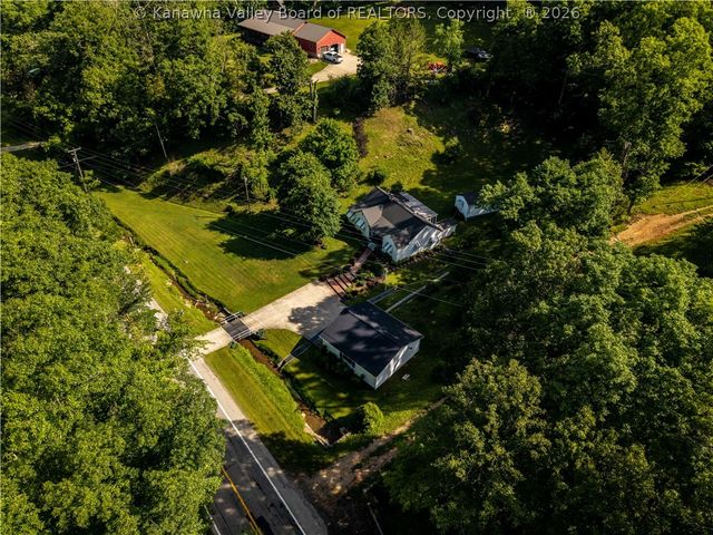 6172 State Rte 34 S, Hurricane, WV 25526