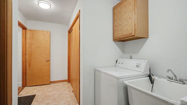 301 W Fike Road, Edenville Township, MI 48657