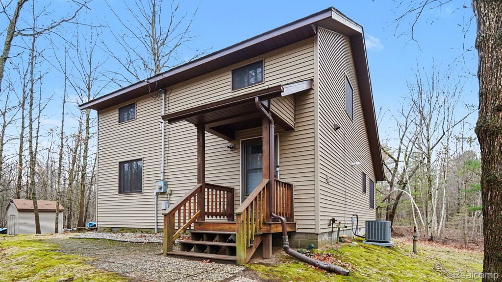 301 W Fike Road, Edenville Township, MI 48657