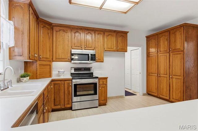 11 Silver Leaf Court, Lake St Louis, MO 63367