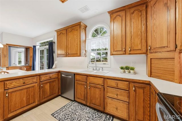 11 Silver Leaf Court, Lake St Louis, MO 63367