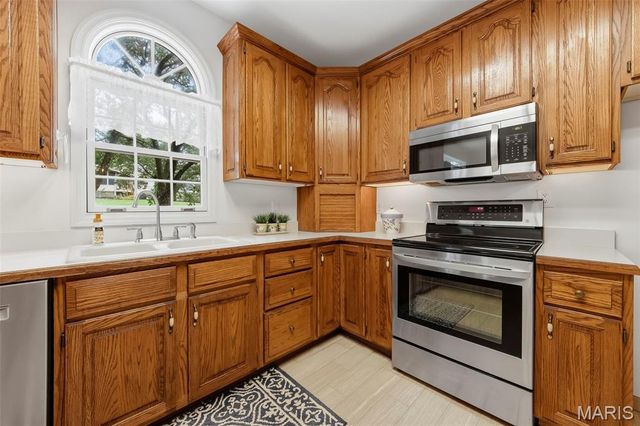 11 Silver Leaf Court, Lake St Louis, MO 63367