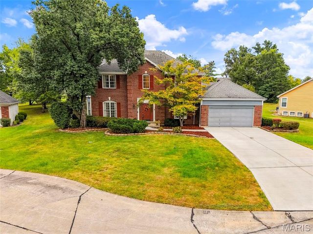 11 Silver Leaf Court, Lake St Louis, MO 63367