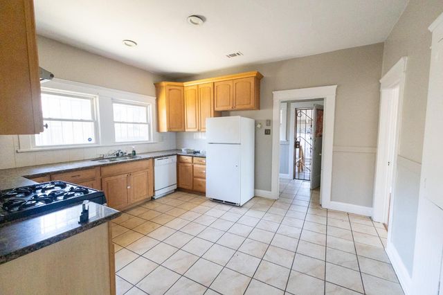 2613 N California St, Stockton, CA 95204