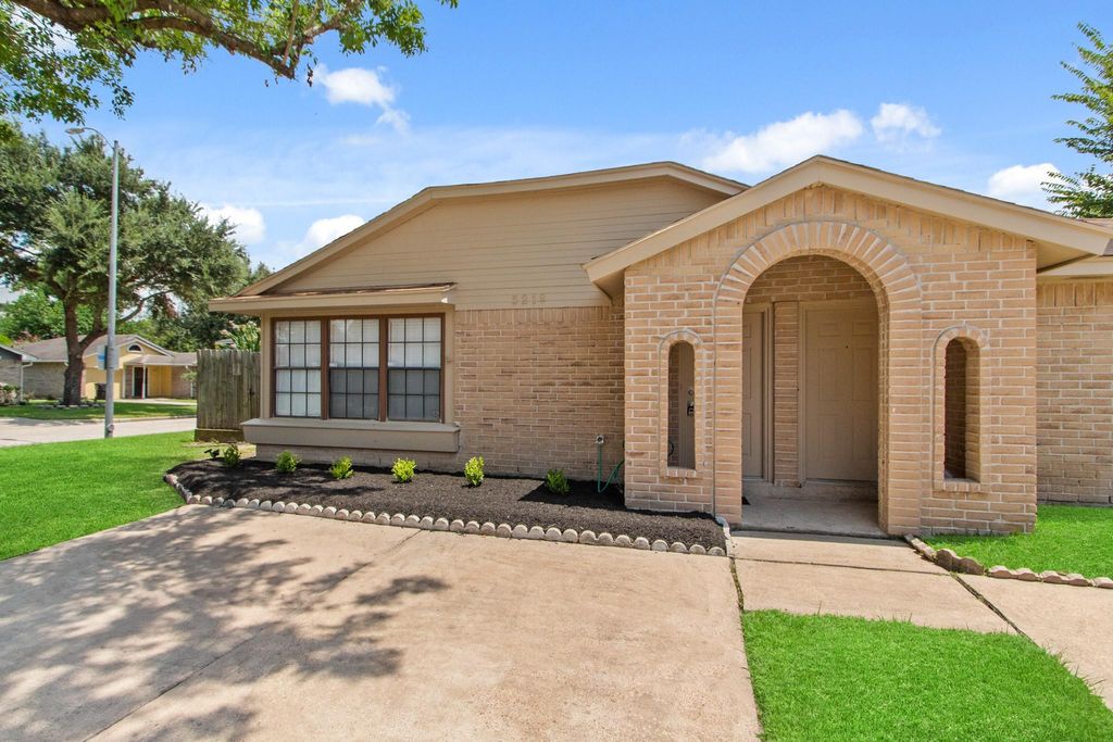 5218 Beaverbrook Drive, Houston, TX 77084