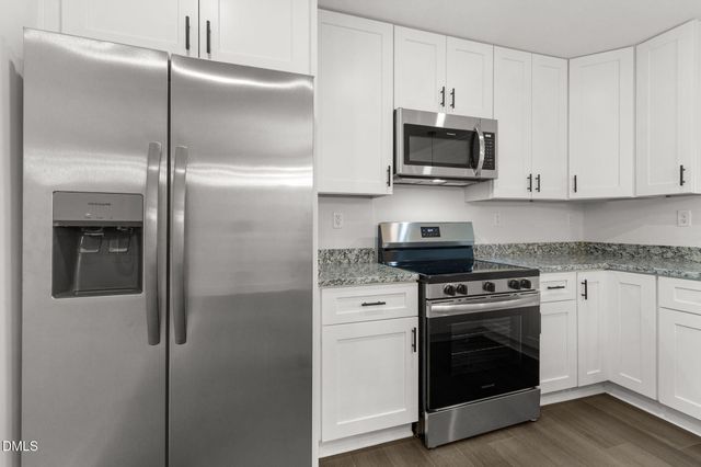 804 NW Lakecrest Drive, Fayetteville, NC 28301