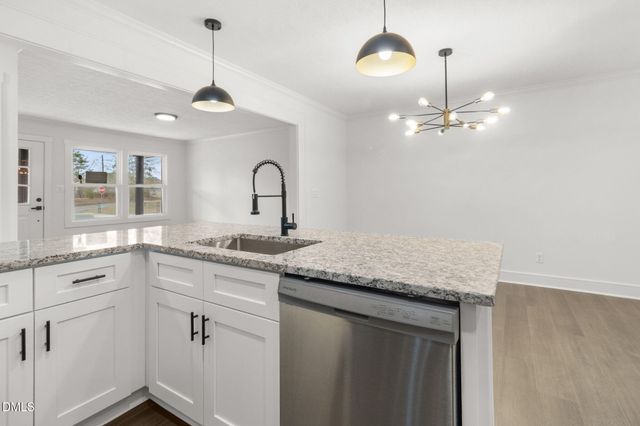 804 NW Lakecrest Drive, Fayetteville, NC 28301