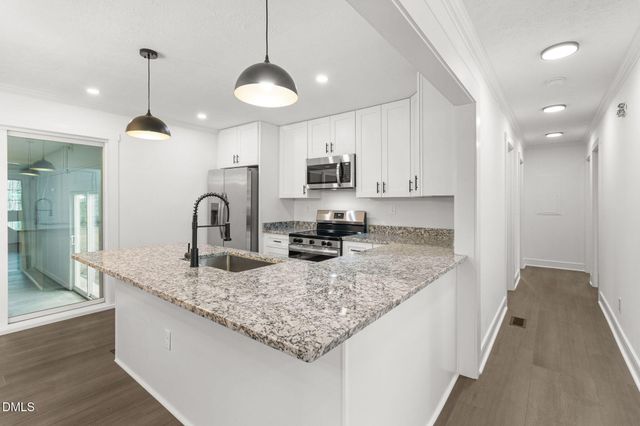 804 NW Lakecrest Drive, Fayetteville, NC 28301