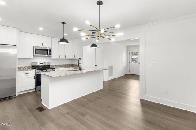 804 NW Lakecrest Drive, Fayetteville, NC 28301