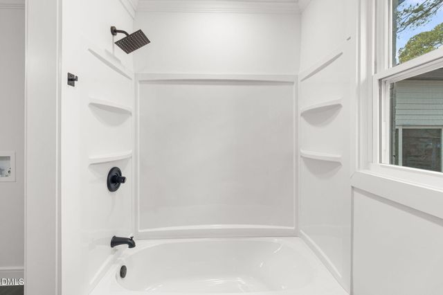 804 NW Lakecrest Drive, Fayetteville, NC 28301