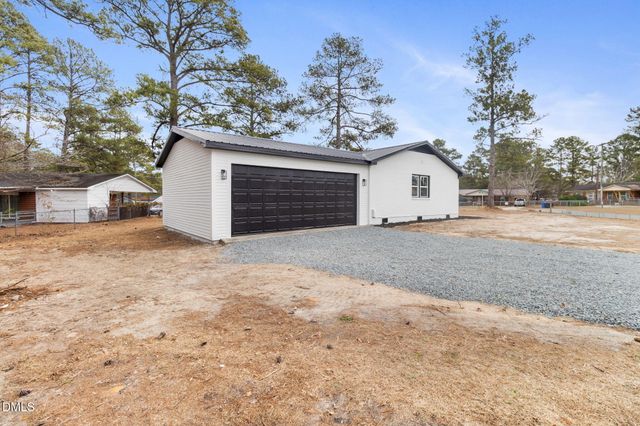 804 NW Lakecrest Drive, Fayetteville, NC 28301