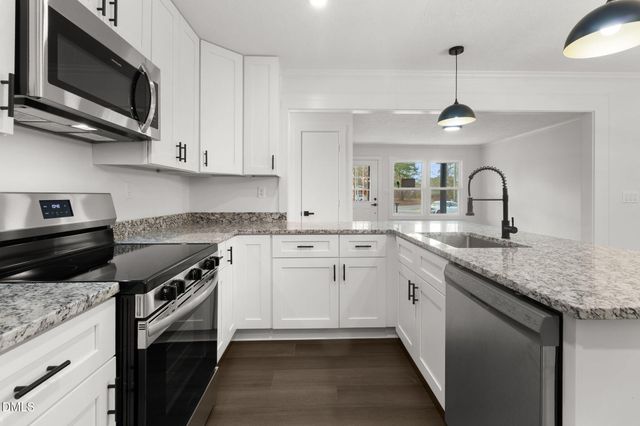 804 NW Lakecrest Drive, Fayetteville, NC 28301