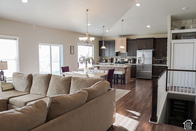 1686 E MEADOWLARK DR, Eagle Mountain, UT 84005