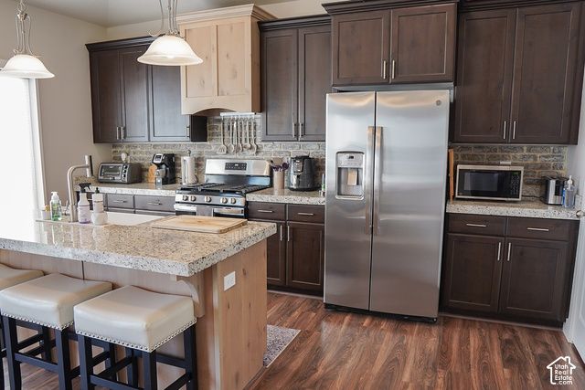 1686 E MEADOWLARK DR, Eagle Mountain, UT 84005