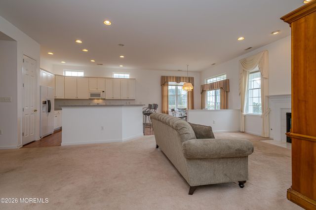 3 Hogan Way, Monroe, NJ 08831