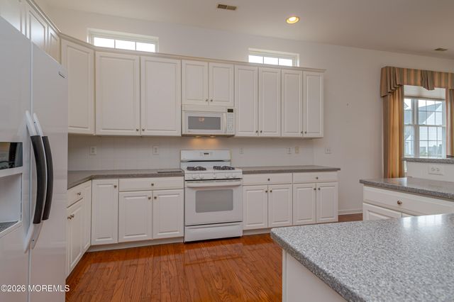 3 Hogan Way, Monroe, NJ 08831