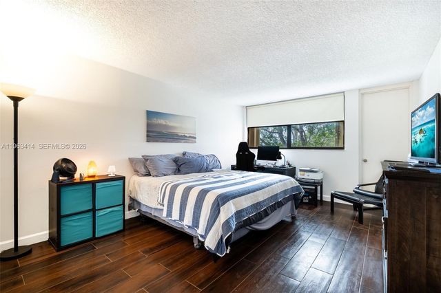 16475 Golf Club Rd 307, Weston, FL 33326