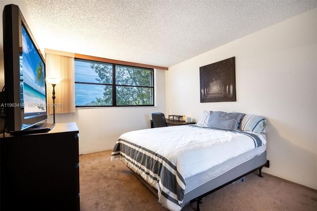 16475 Golf Club Rd 307, Weston, FL 33326