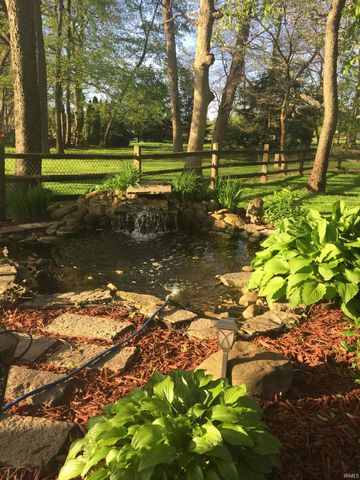 53608 Arrowwood Drive, Elkhart, IN 46514