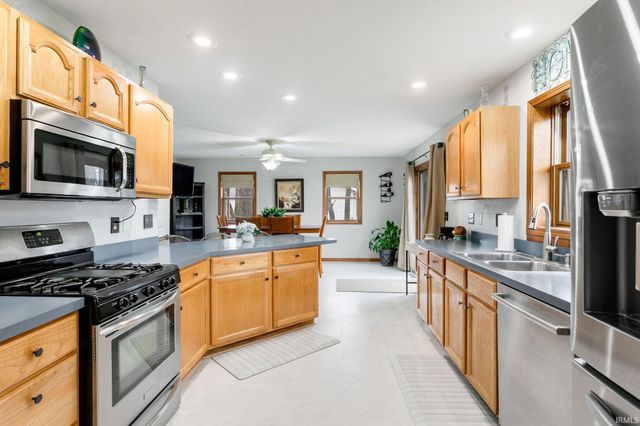 53608 Arrowwood Drive, Elkhart, IN 46514