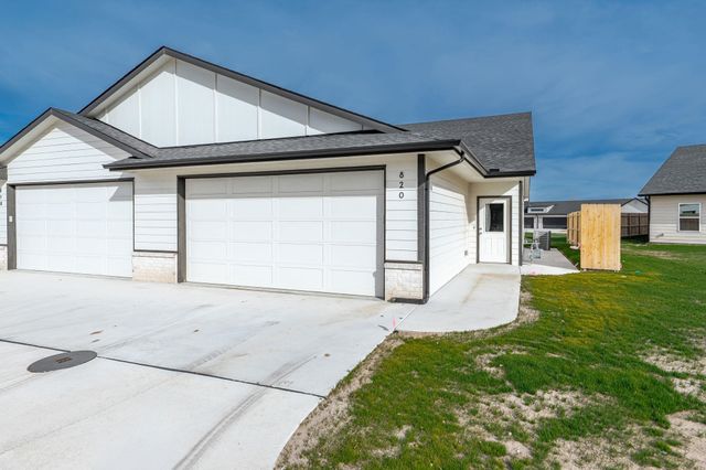 820 S Jay St, Valley Center, KS 67147