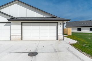 820 S Jay St, Valley Center, KS 67147