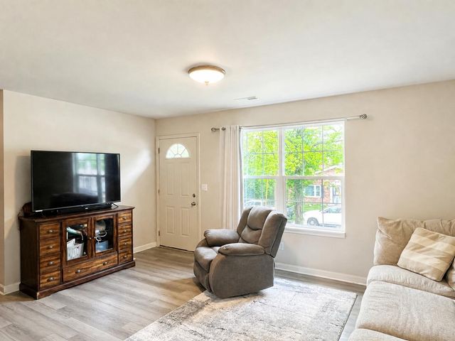 38 Short Vine Street, Elsmere, KY 41018
