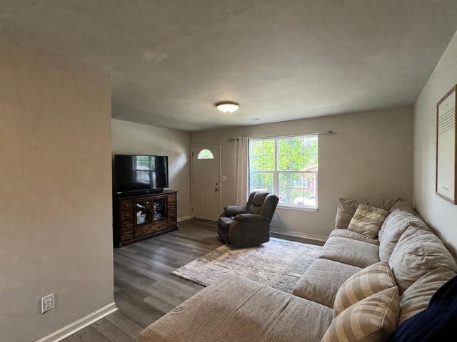 38 Short Vine Street, Elsmere, KY 41018