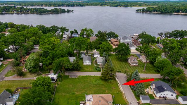 25063 W 3rd Street, Antioch, IL 60002