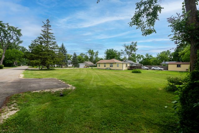 25063 W 3rd Street, Antioch, IL 60002