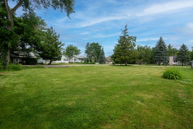 25063 W 3rd Street, Antioch, IL 60002