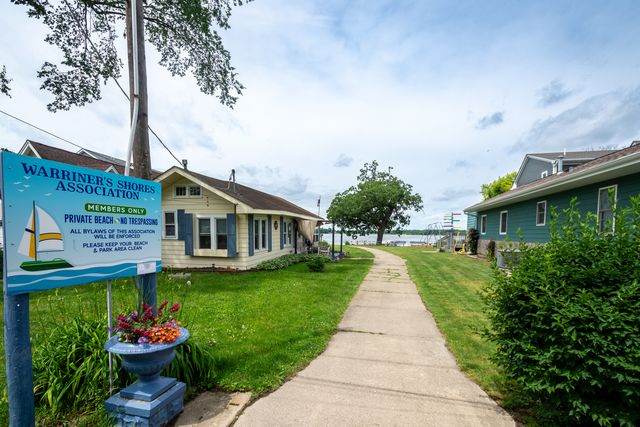 25063 W 3rd Street, Antioch, IL 60002
